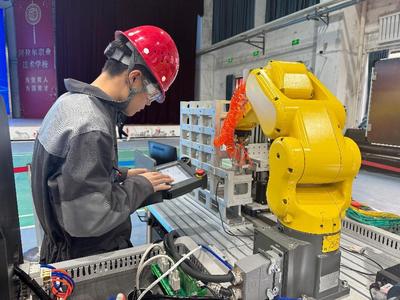 技能筑梦展风采 匠心筑梦绘蓝图——2025年新疆职业院校技能大赛（普通机械设备安装服务赛项）在阿拉尔市隆重开幕